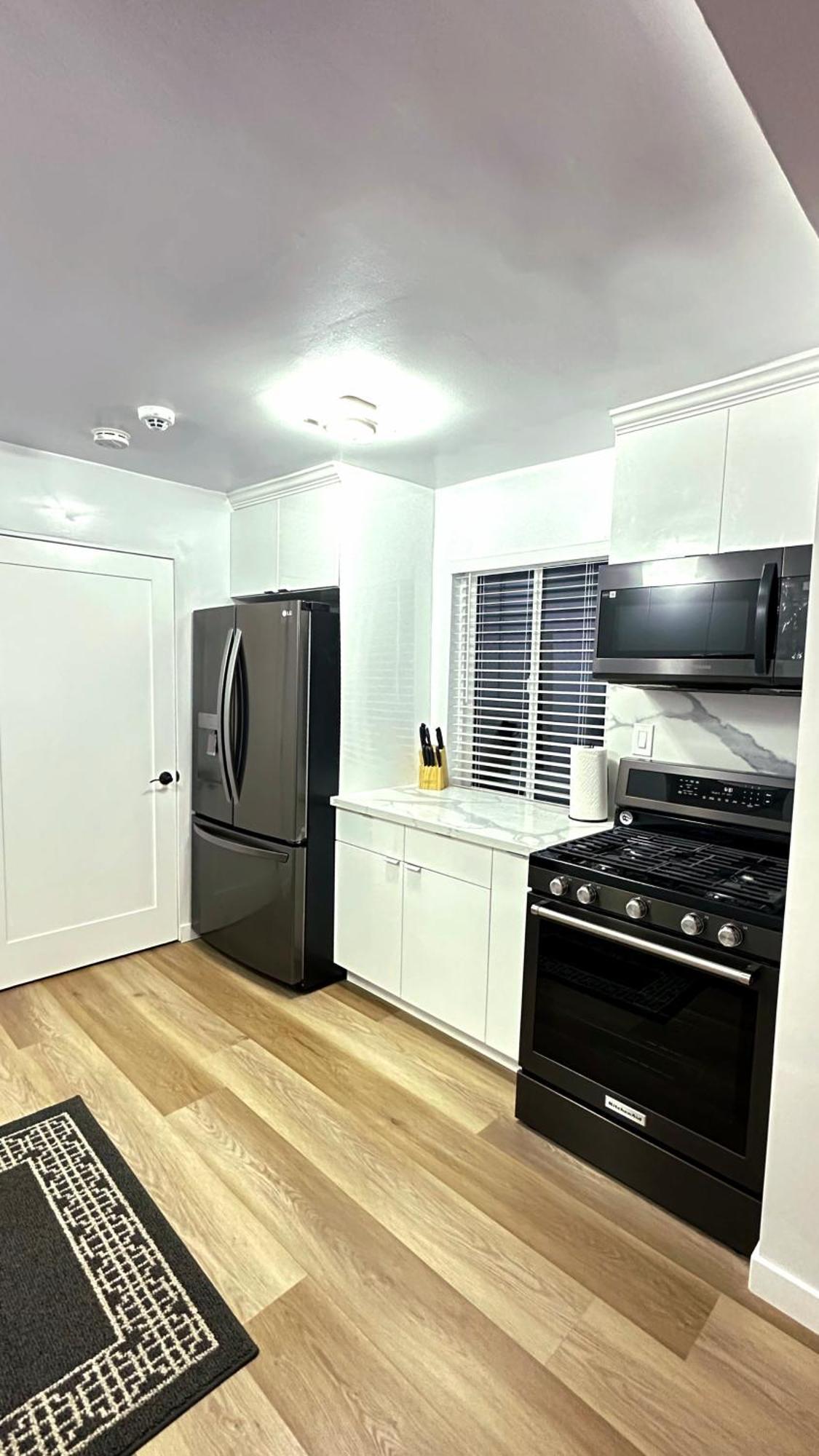 Bed and Breakfast Modern 2Br Stylish & Cozy Unit Лос-Анджелес Экстерьер фото